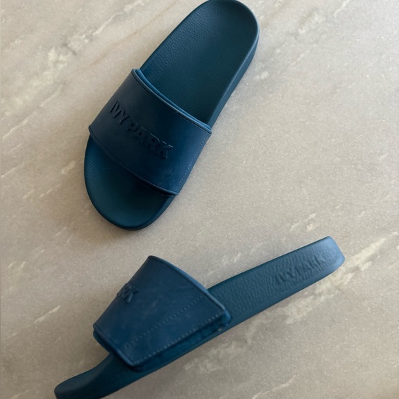 NWT Ivy Park Slides / Flip Flops - Picture 2 of 5